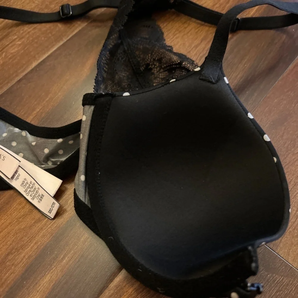🌿SALE🌿VICTORIA'S SECRET Racerback Underwire Bra size 32C